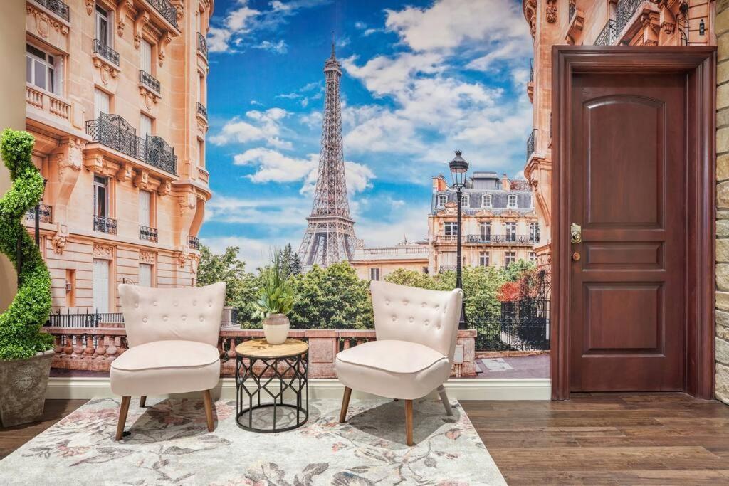 French Chateau W/Swim Spa & Theatre: 11,700 Sqft YYC Dış mekan fotoğraf